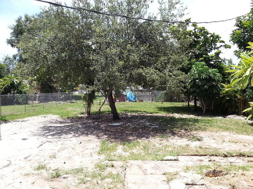 2nd image of 11686 Dahlia Dr