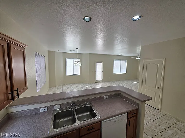 731 Emerald Idol Pl — Photo 34