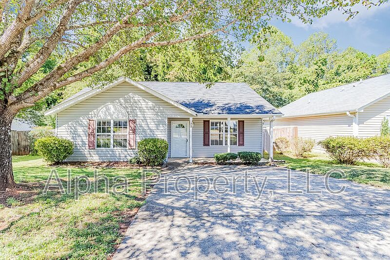 1st image of 20 Fairhope Ln