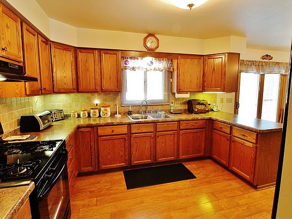 3rd image of 1475 White Horse Ln