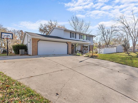 3rd image of 4026 Oakhurst Dr