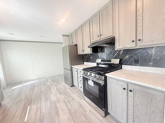 4th image of 4000 E 134th St #10188
