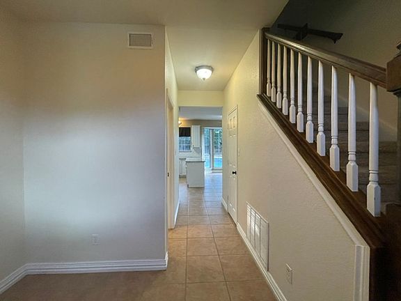 3rd image of 3222 Mapleridge Dr