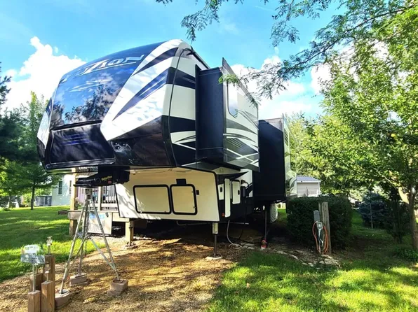 22/125 Woodhaven Dr E, Sublette, IL 61367