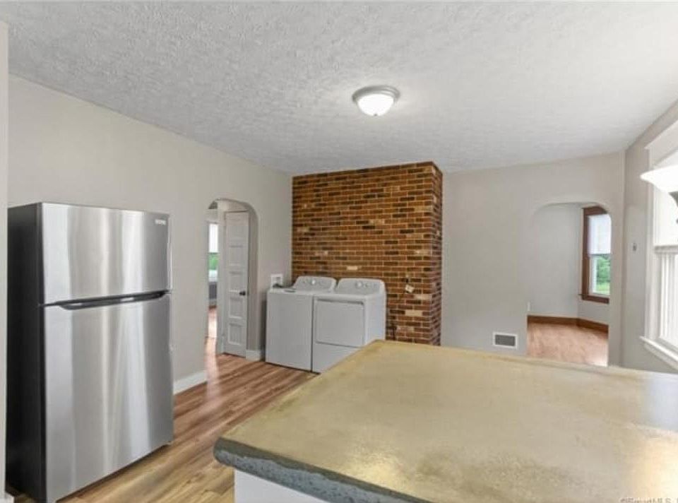 29 Connecticut Ave FLOOR 2, New Britain, CT 06051 Zillow