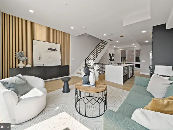 1810 E Moyamensing St #B, Philadelphia, PA 19148