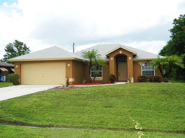 1st image of 725 NW Floresta Dr