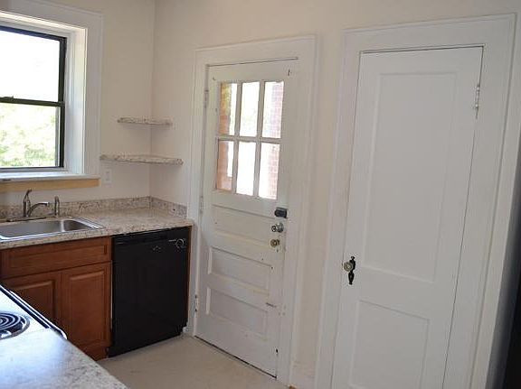 3rd image of 3609 Colonial Ave APT 5