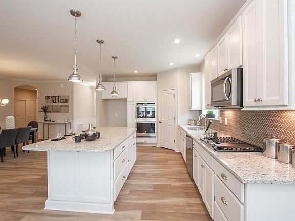 4th image of 3990 Abbotsford Dr