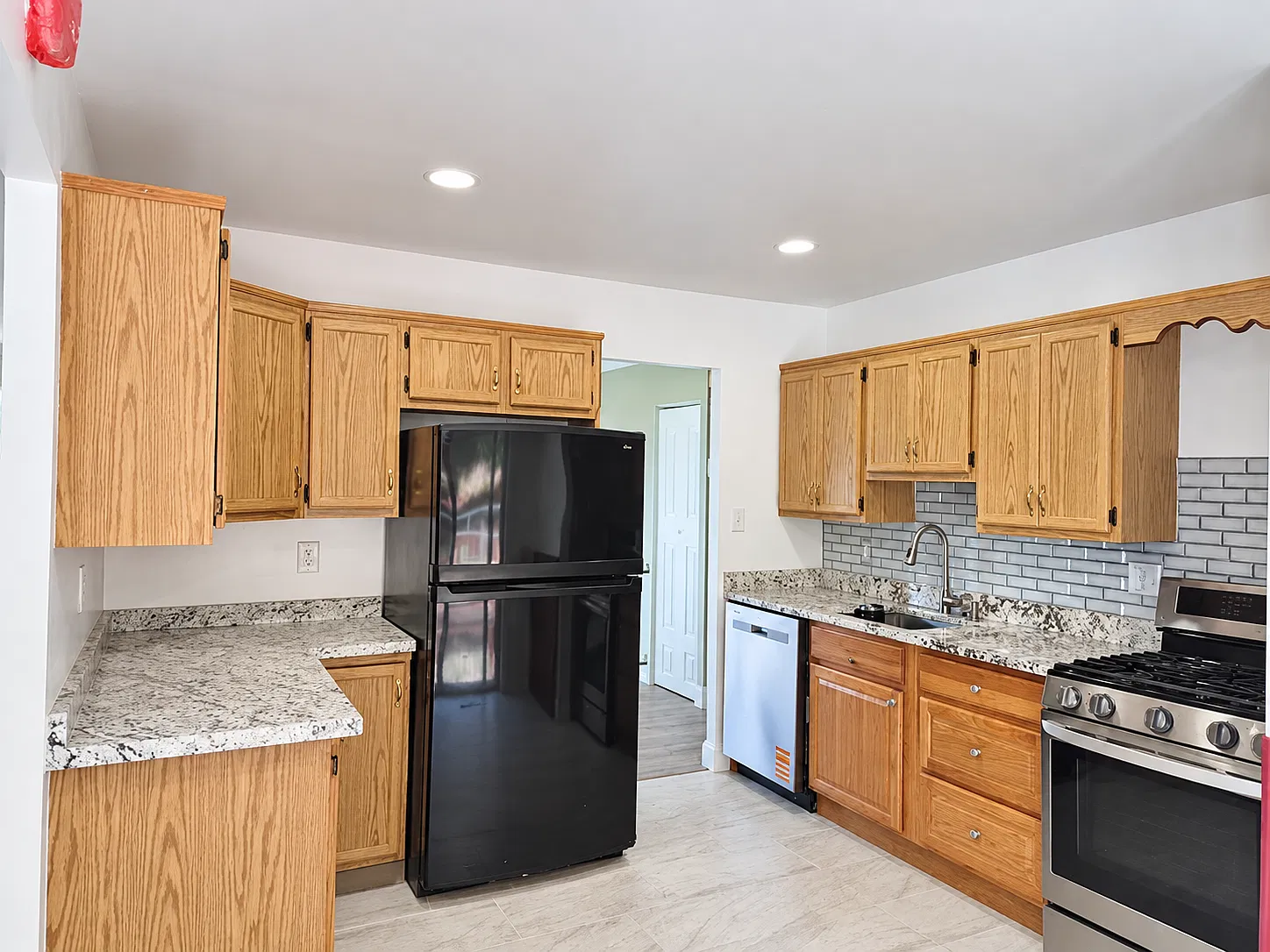 4 bed, 1176 sqft, $3,500 — Photo 3