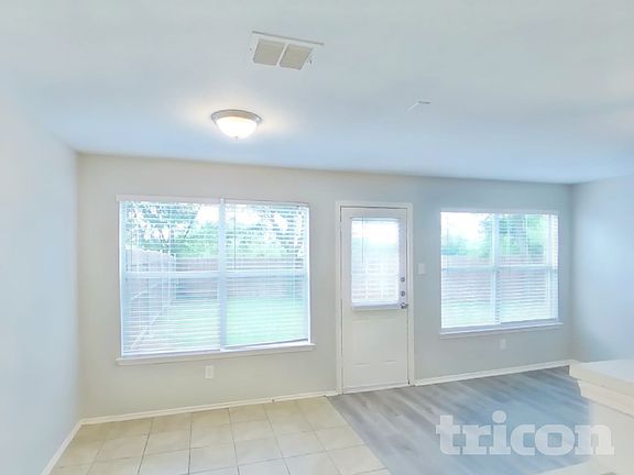 5th image of 1532 Pine Ln