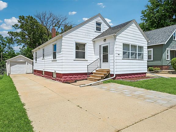 2nd image of 416 34th St NE