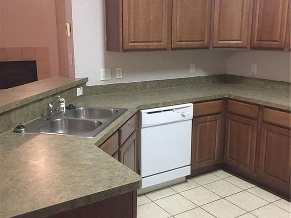 4th image of 111 Palomino Dr