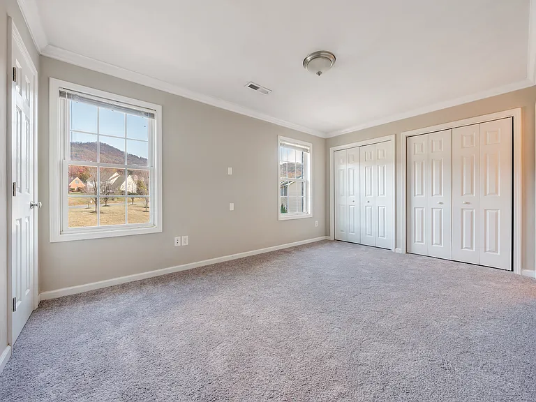 2329 Jenny Ln — Photo 9