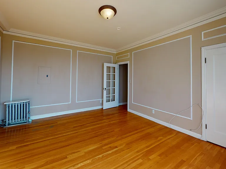 1635 Gough Street — Photo 2