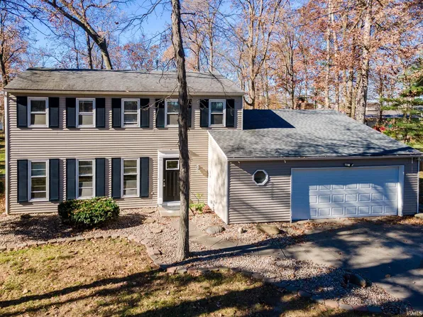 11601 Carroll Lynn Dr, Fort Wayne, IN 46818