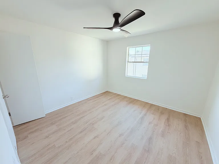 443 Dargan Pl SW — Photo 8