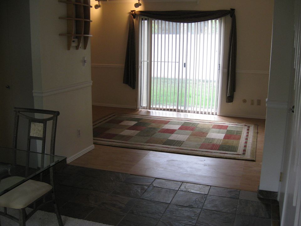 1st image of 513 E Tonalea Dr