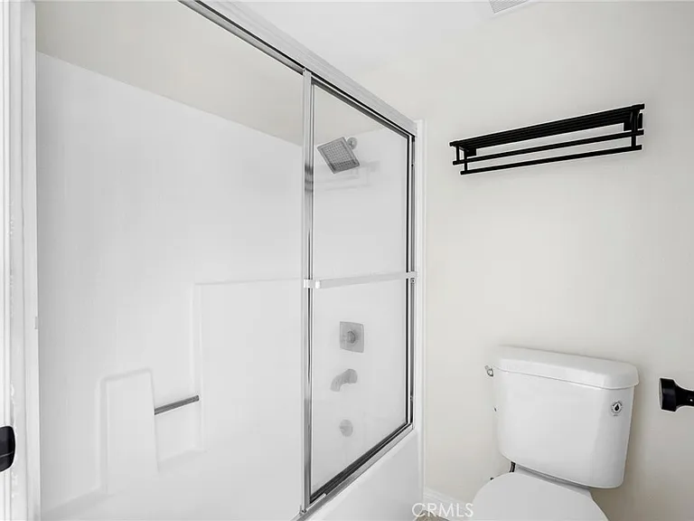 5565 Canoga Ave #307 — Photo 19