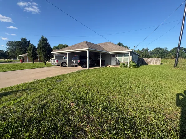 1610 Albert Broadfoot St, Bonham, TX 75418