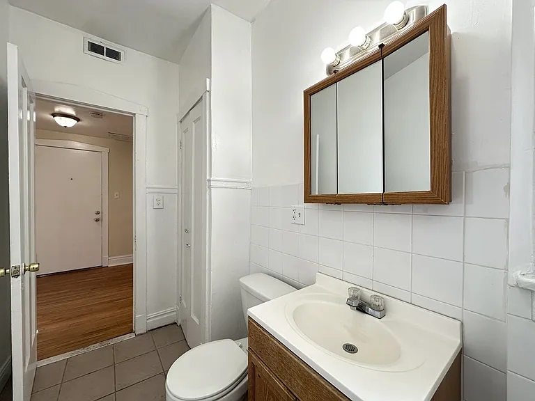 1670 W Pratt Blvd #3 — Photo 20