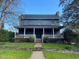24 Littleworth Ln, Sea Cliff, NY 11579