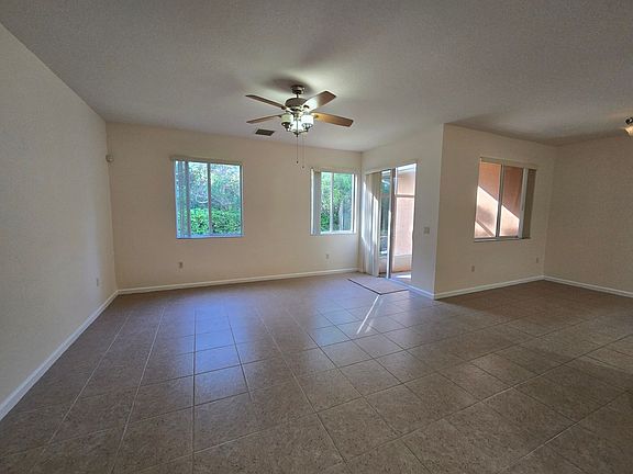2nd image of 2549 Stockbridge Sq SW