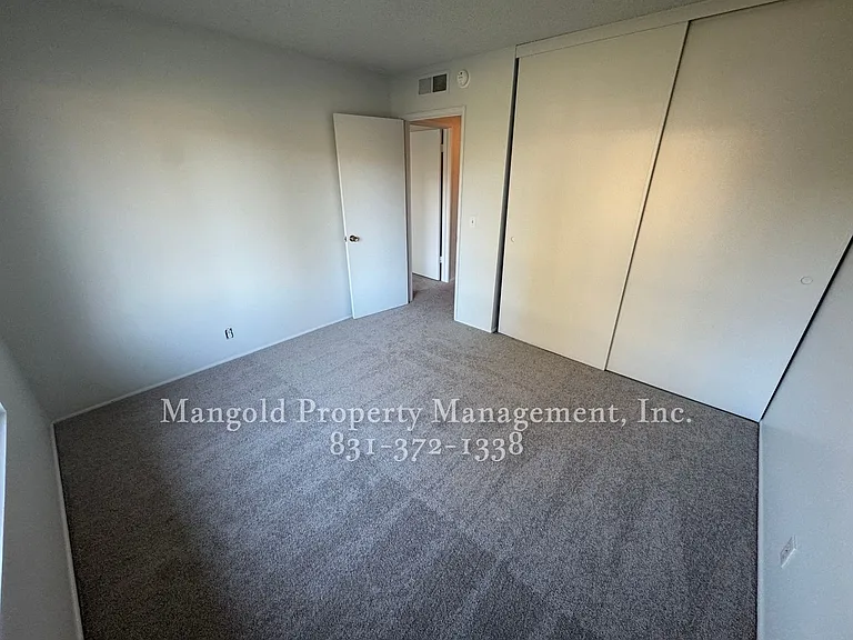 22490 Ferdinand Dr — Photo 21