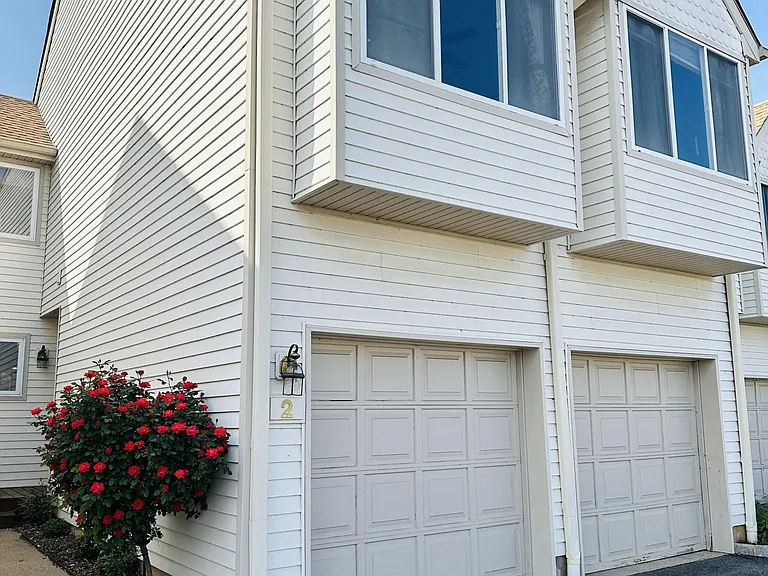 2 Russell Ct — Photo 36