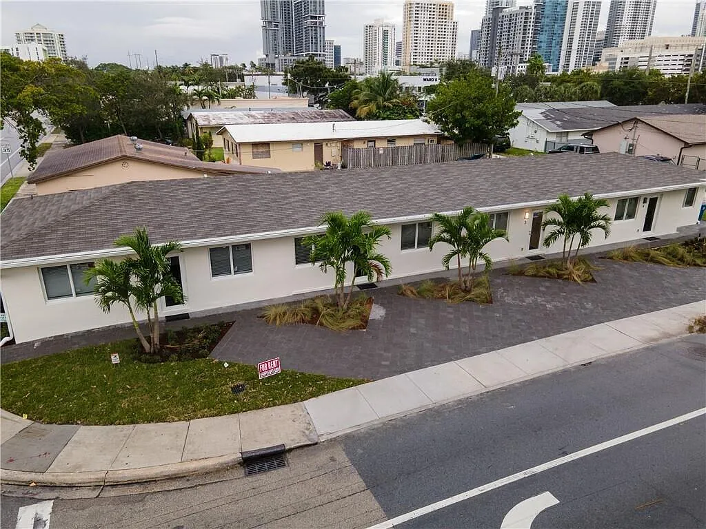 1 bed, 1.0 bath, 640 sqft, $1,995 — Photo 1