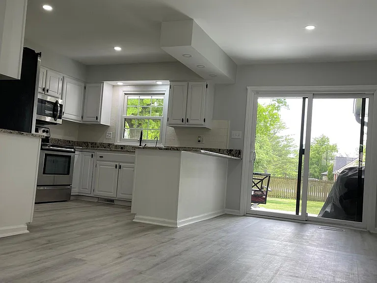 4719 Brookshire Pkwy — Photo 19