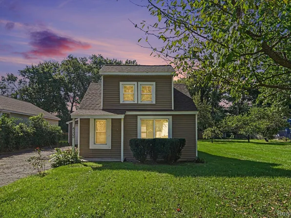 4133 Lanco Ct, Waterford, MI 48329