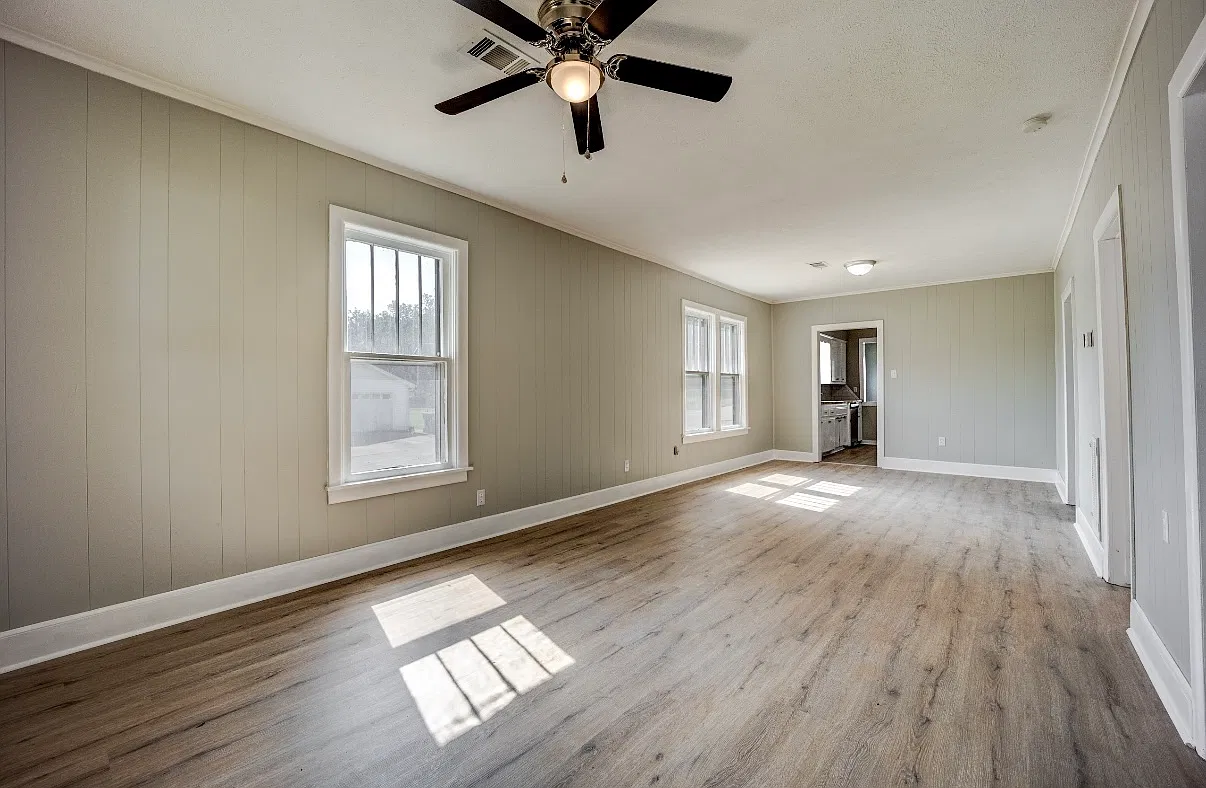 3 bed, 1384 sqft, $1,295 — Photo 3
