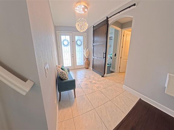 4th image of 703 Calabria Way