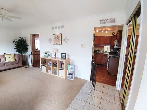 3rd image of 40718 Freedom Dr