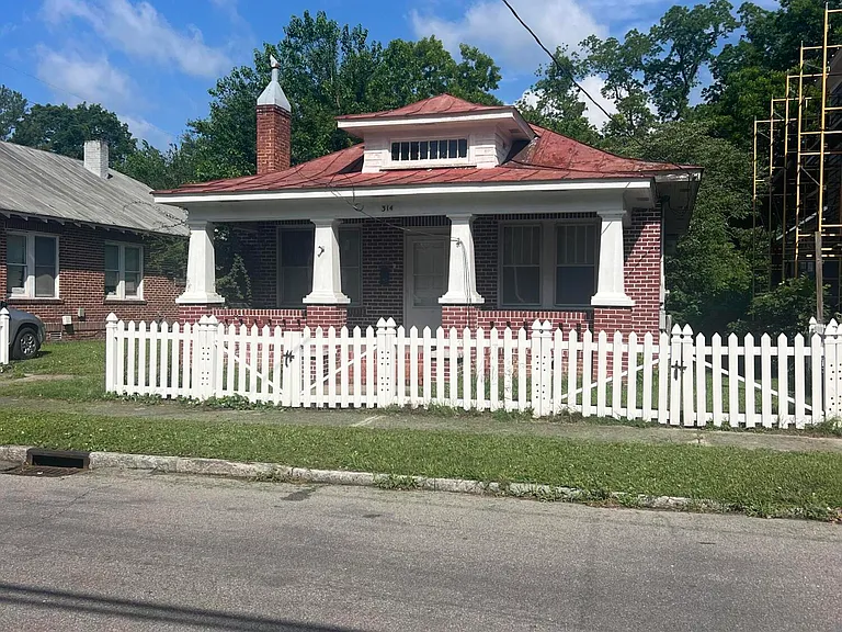 314 N Harvey St — Photo 1