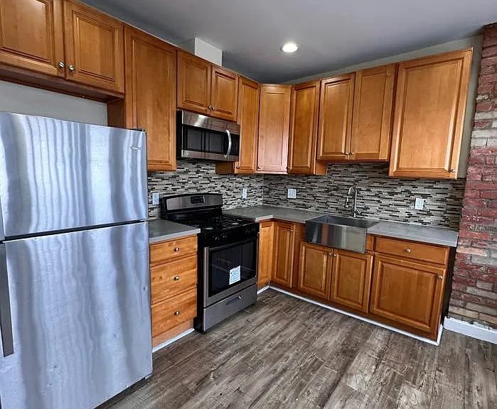 2409 W 54th St — Photo 6