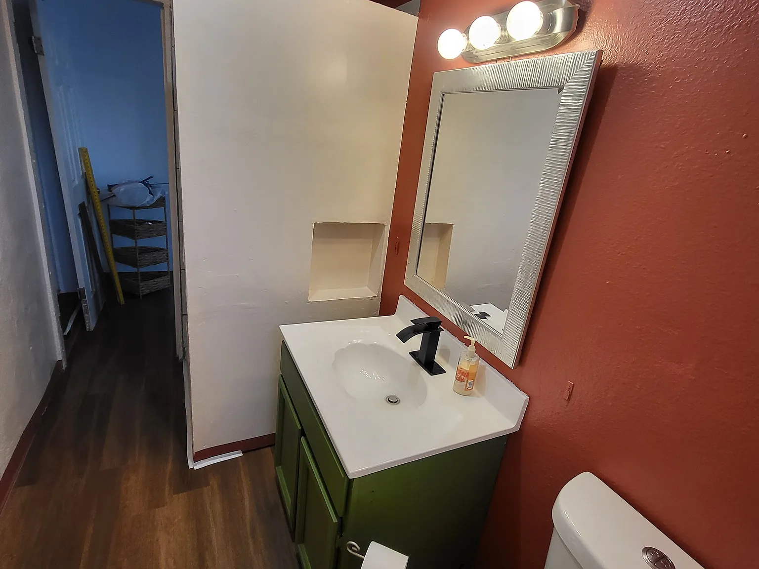 3220 E Yandell Dr — Photo 4