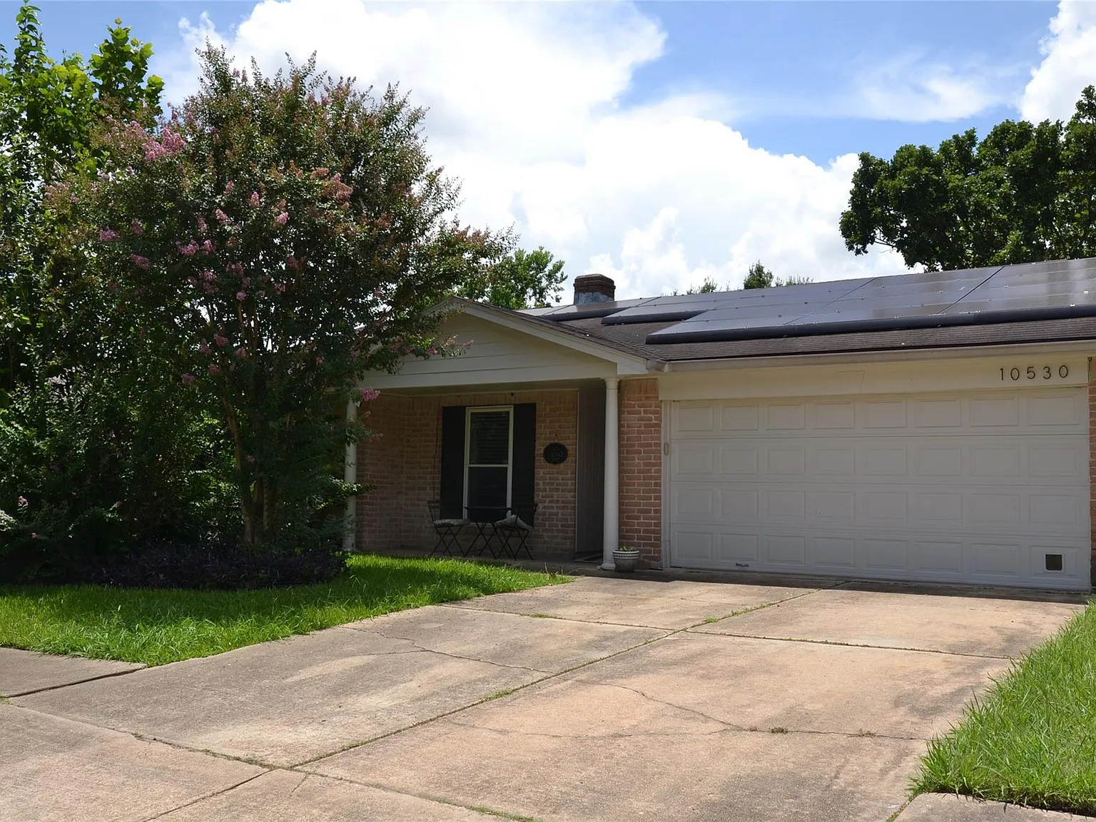 3 bed, 2.0 bath, 1296 sqft, $1,875 — Photo 2