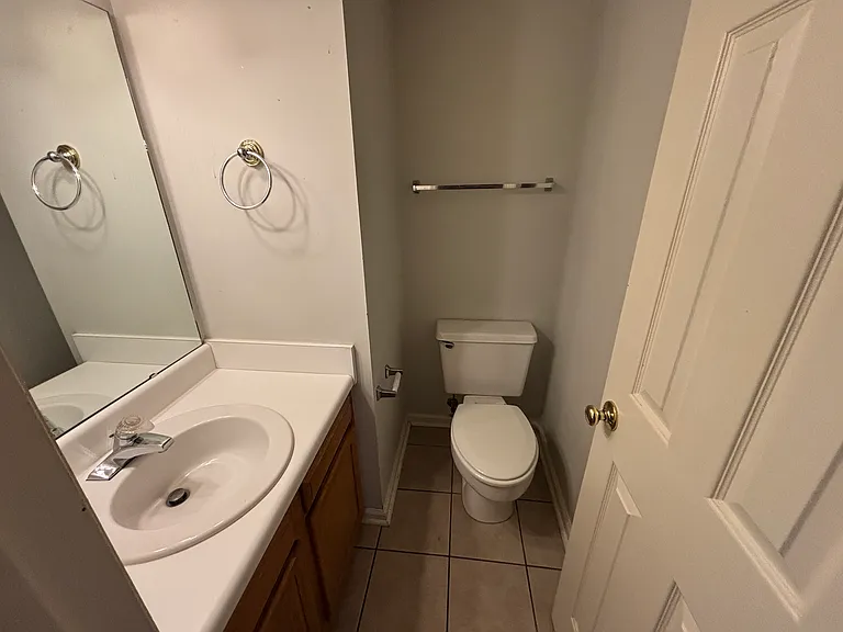 12 Bridgeport Dr — Photo 12