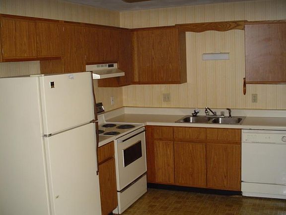 5th image of 205 Melissa Ct APT B