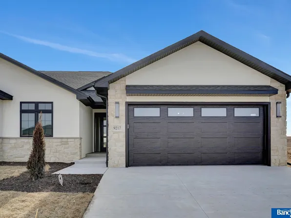9209 Marbella Dr, Lincoln, NE 68520