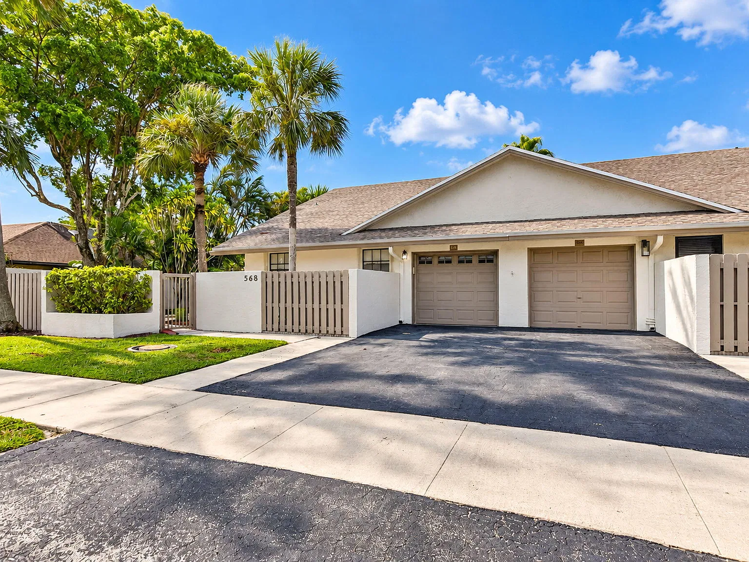2 bed, 2.0 bath, 1669 sqft, $3,200 — Photo 3