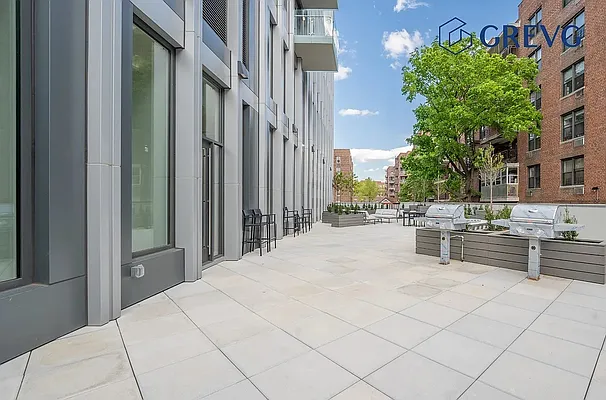 Rented by Livin USA LLC | media 16