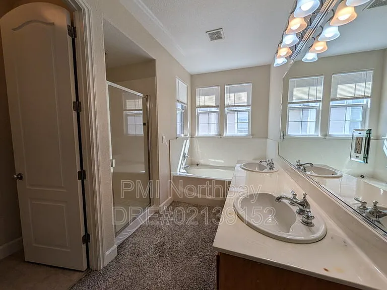 6347 Newhaven Ln — Photo 32