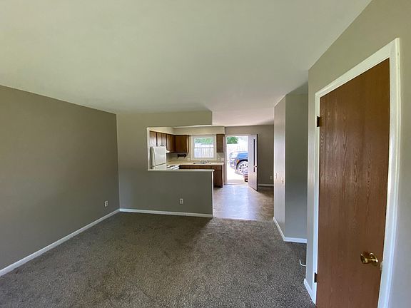 2nd image of 1700 Pallister Ave Unit 2