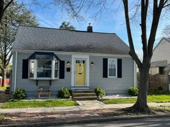 39 W 3rd St, Florence, NJ 08518
