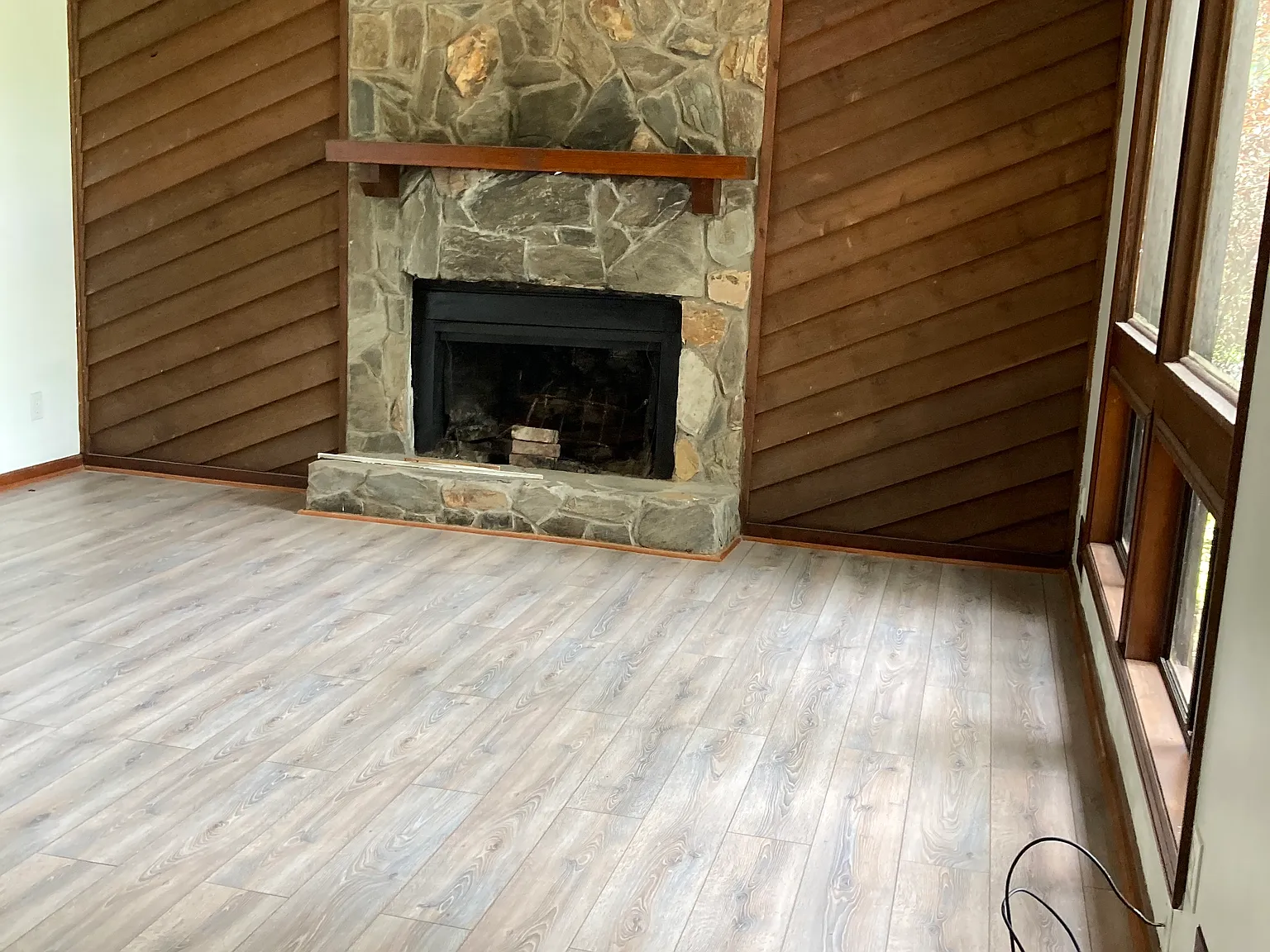 4 bed, 2000 sqft, $2,400 — Photo 2