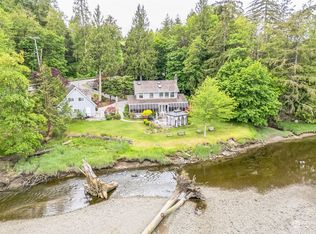 8320 E Grapeview Loop Rd, Allyn, WA 98524