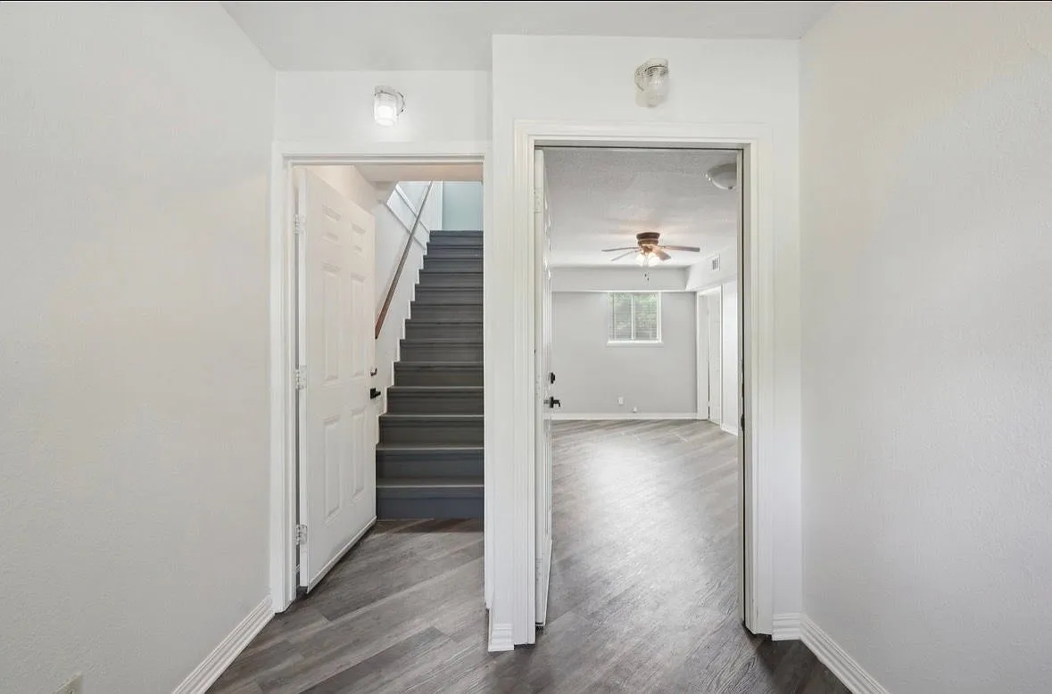 Building Photo - 8412 Avenue L #2